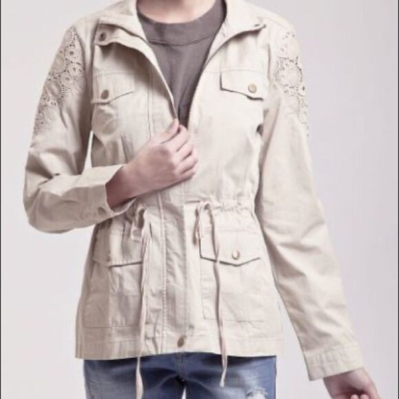 ✨HP✨BLU PEPPER ARMY UTILITY JACKET W/ CROCHET DETAIL✨ - Picture 1 of 5